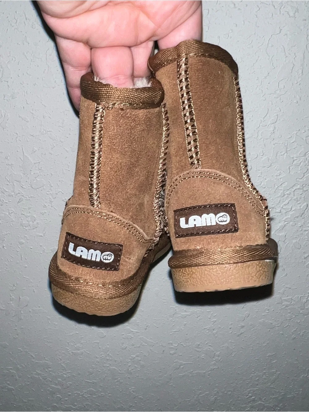 Lamo Kids Classic Pull On Boot Suede Brown Size 7.